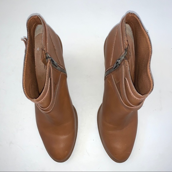 Lucky Brand Camel Tan Faux Leather Bootie Sz 10 - Picture 3 of 14